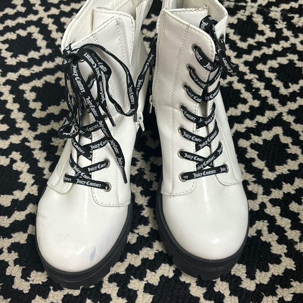 🤍Juicy couture white boots🤍